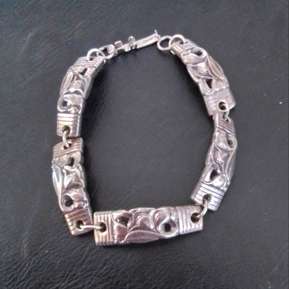 VINTAGE SILVER PLATED EMBOSSED FLOWER BRACELET, 7"